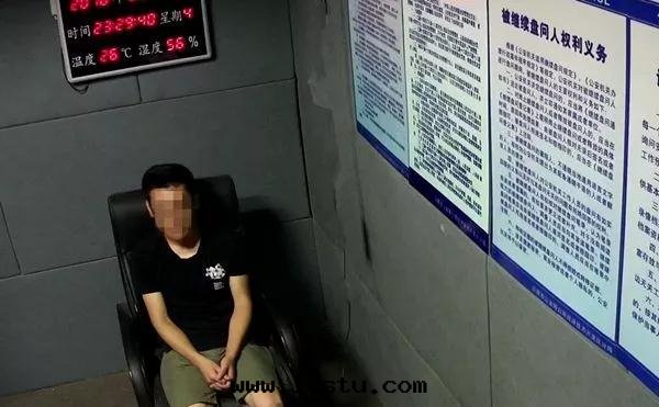 每日(rì)一(yī)例||微信(xìn)群(qún)里(lǐ)煽動(dòng)業主堵門(mén)！一(yī)男子被(bèi)拘留~