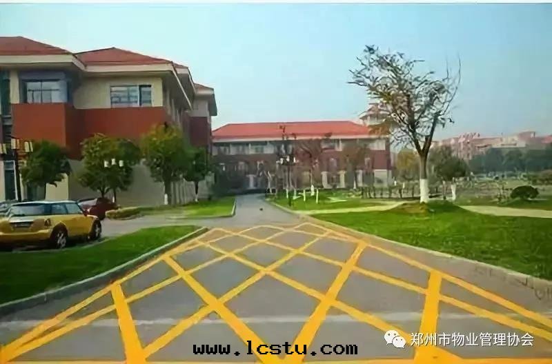 168米(mǐ)，消防車走(zǒu)了(le)6分(fēn)鐘(zhōng)！眼(yǎn)睜睜看(kàn)着火越烧越大(dà)！