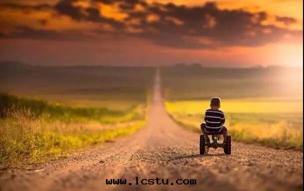 那(nà)些(xiē)艱難的(de)时(shí)刻，成(chéng)就(jiù)了(le)更好(hǎo)的(de)你