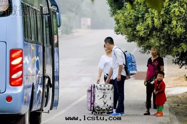 獻給(gěi)一(yī)路漂泊奮斗(dǒu)的(de)物(wù)業兄弟们(men)！