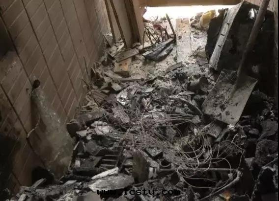 道(dào)路千(qiān)万(wàn)条(tiáo)，千(qiān)万(wàn)别堵应急通(tòng)道(dào)这(zhè)一(yī)条(tiáo)！