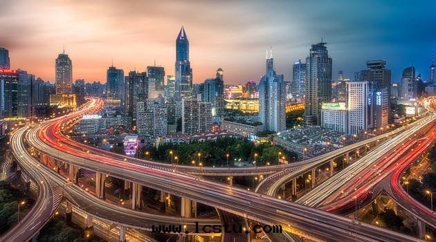 城(chéng)市(shì)服(fú)务藍(lán)海(hǎi)中(zhōng)的(de)新(xīn)思(sī)考