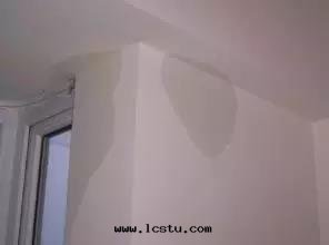 牆(qiáng)面(miàn)滲水(shuǐ)的(de)原因(yīn)及(jí)處(chù)理(lǐ)方(fāng)法(fǎ)