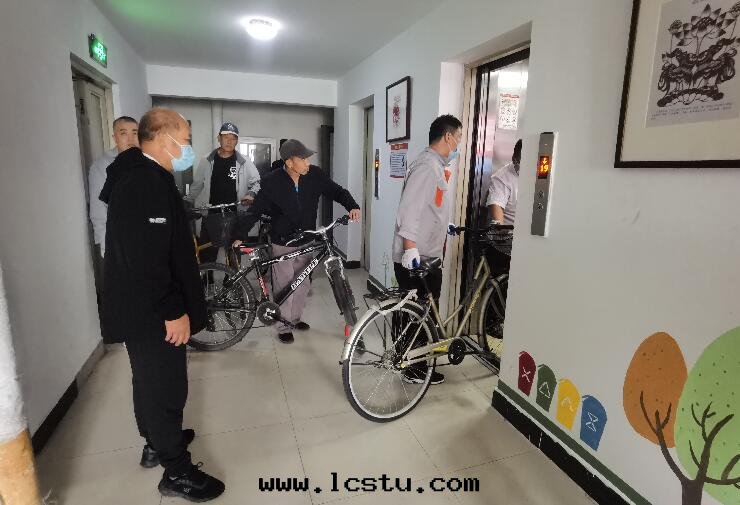 文(wén)明(míng)停放(fàng)，安(ān)全(quán)出(chū)行，别讓你的(de)電(diàn)動(dòng)車上(shàng)“火”！