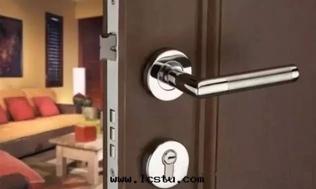 发現(xiàn)住戶未鎖門(mén)的(de)處(chù)理(lǐ)方(fāng)法(fǎ)