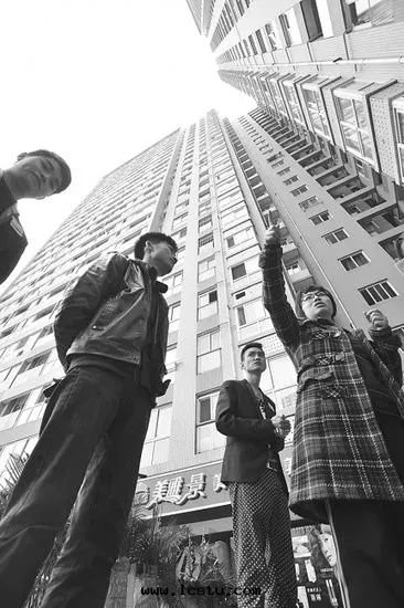 業主以(yǐ)小區(qū)有高(gāo)空(kōng)抛物(wù)、私搭亂建行为为由(yóu)拒繳物(wù)業费，法(fǎ)院(yuàn)支持(chí)嗎？