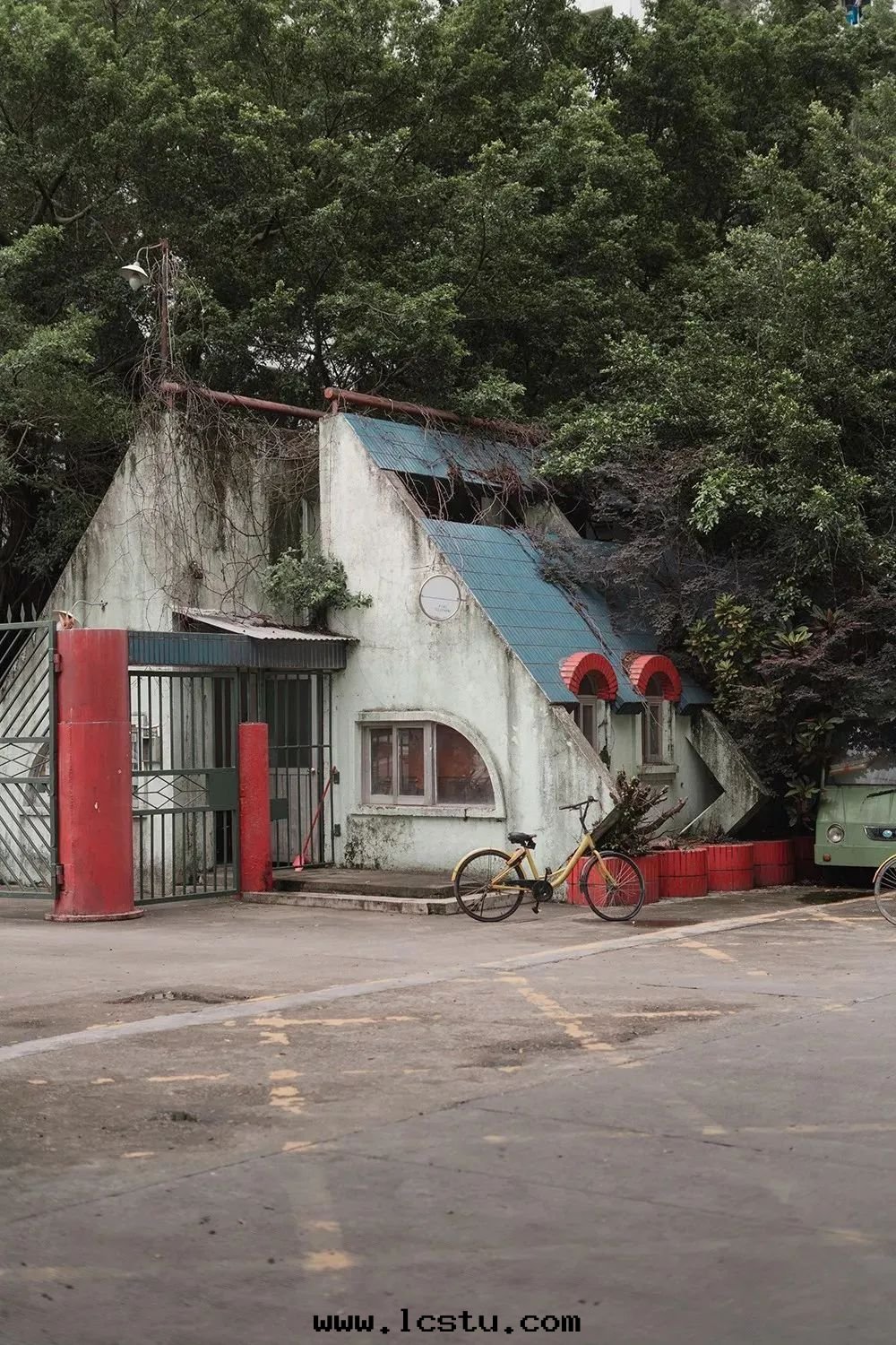 物(wù)業费为啥要(yào)调整？不(bù)调行不(bù)行？