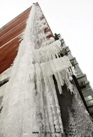 冰溜子砸傷人，物(wù)業未提(tí)供“无过(guò)错”证據(jù)被(bèi)判賠償一(yī)万(wàn)六(liù)！