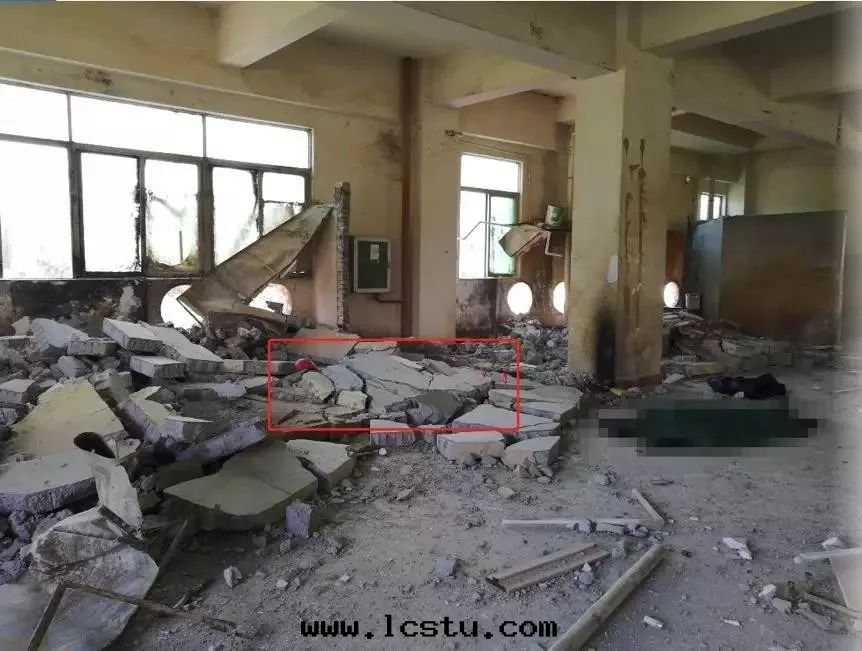 一(yī)錘下(xià)去(qù)，牆(qiáng)倒了(le)，樓塌了(le)，命沒(méi)了(le)！