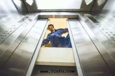 物(wù)業公司如(rú)何有效管(guǎn)控電(diàn)梯(tī)維修保養的(de)質(zhì)量(liàng)？