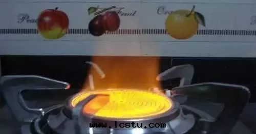 这(zhè)才是(shì)燃气(qì)洩漏後(hòu)的(de)正(zhèng)确做法(fǎ)，速速轉(zhuǎn)業主，越多(duō)人知道(dào)越好(hǎo)