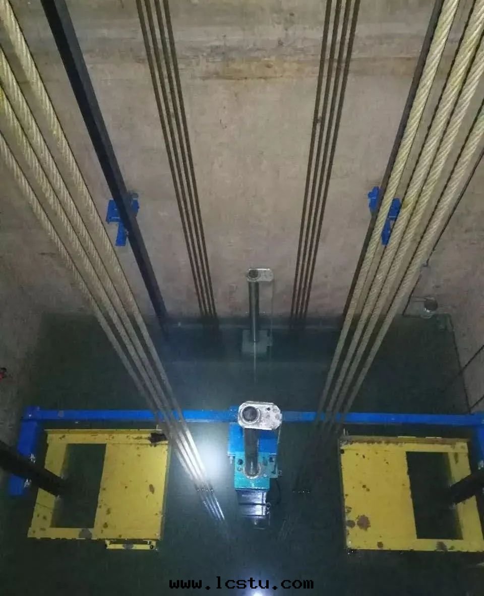 暴雨(yǔ)天電(diàn)梯(tī)防護工作(zuò)指南(nán)