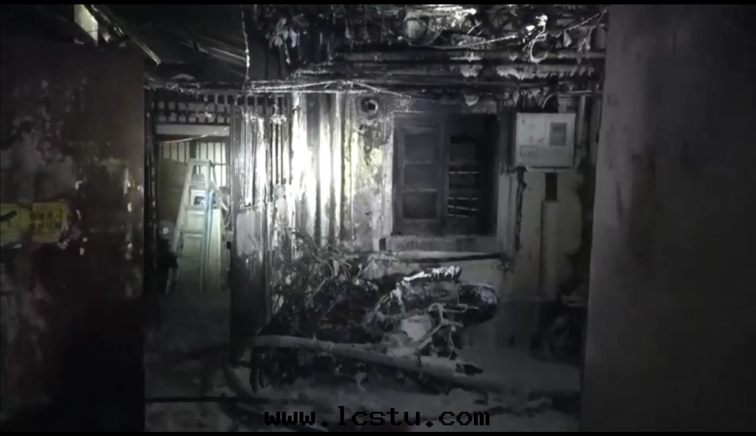 又一(yī)起(qǐ)！電(diàn)動(dòng)車違规充電(diàn)引发火災，車主被(bèi)拘