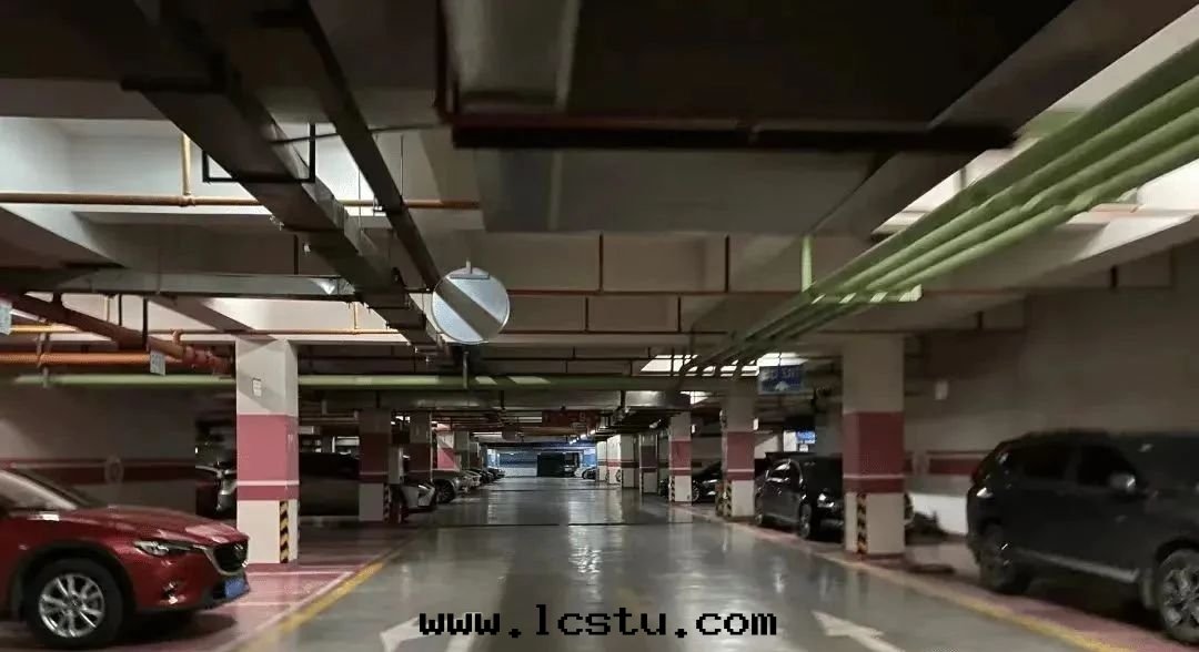 自(zì)己買(mǎi)的(de)車位(wèi)，为什(shén)麼(me)還(huán)要(yào)交車位(wèi)管(guǎn)理(lǐ)费？