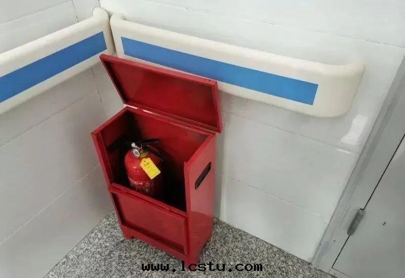 滅火器必須設置2个(gè)以(yǐ)上(shàng)嗎？规範是(shì)什(shén)麼(me)？